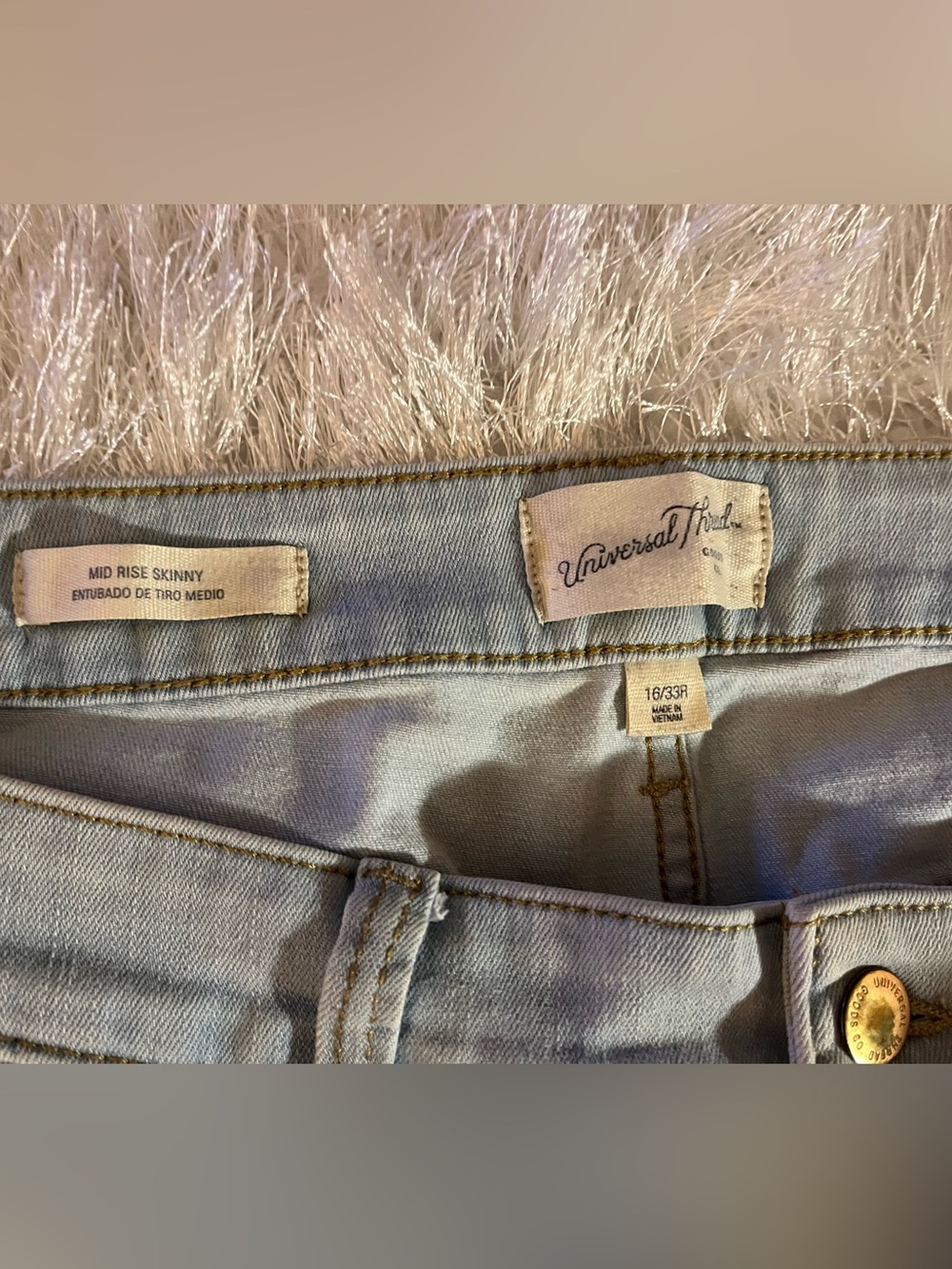 Universal Thread Light Wash Mid rise Skinny Jeans